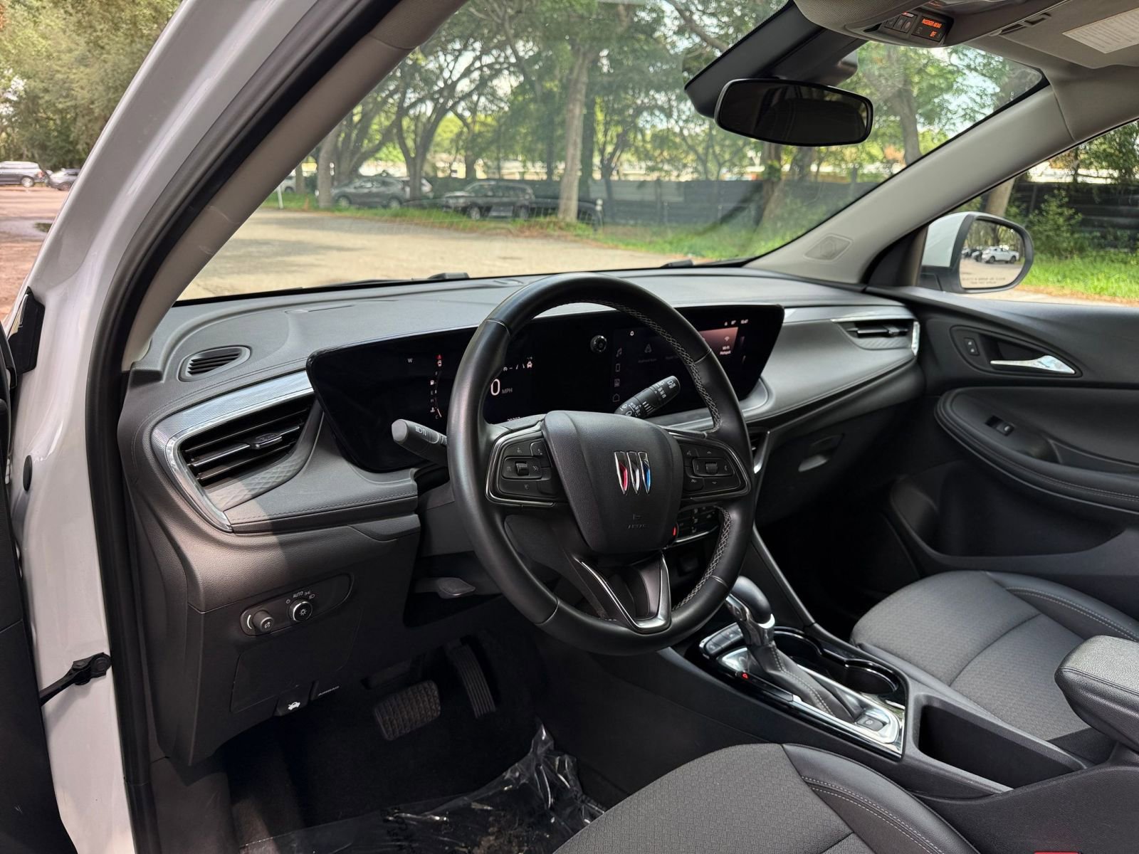 Used 2025 Buick Encore GX Preferred FWD image 31