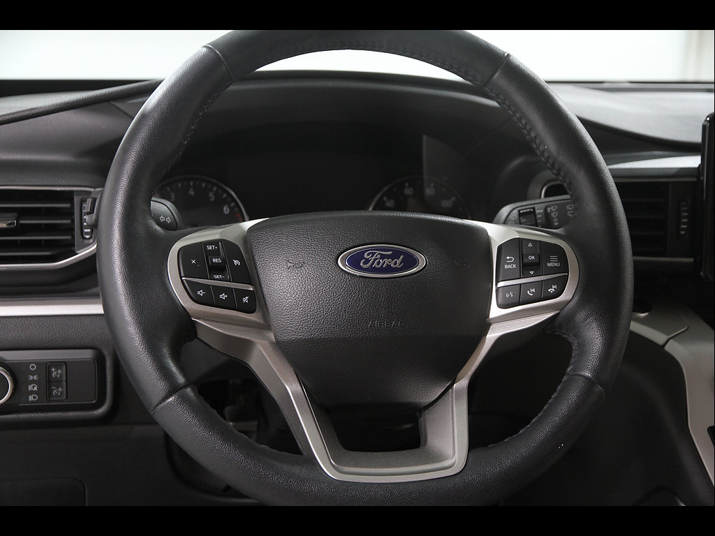Used 2023 Ford Explorer XLT w/ Equipment Group 202A AWD/4WD image 8