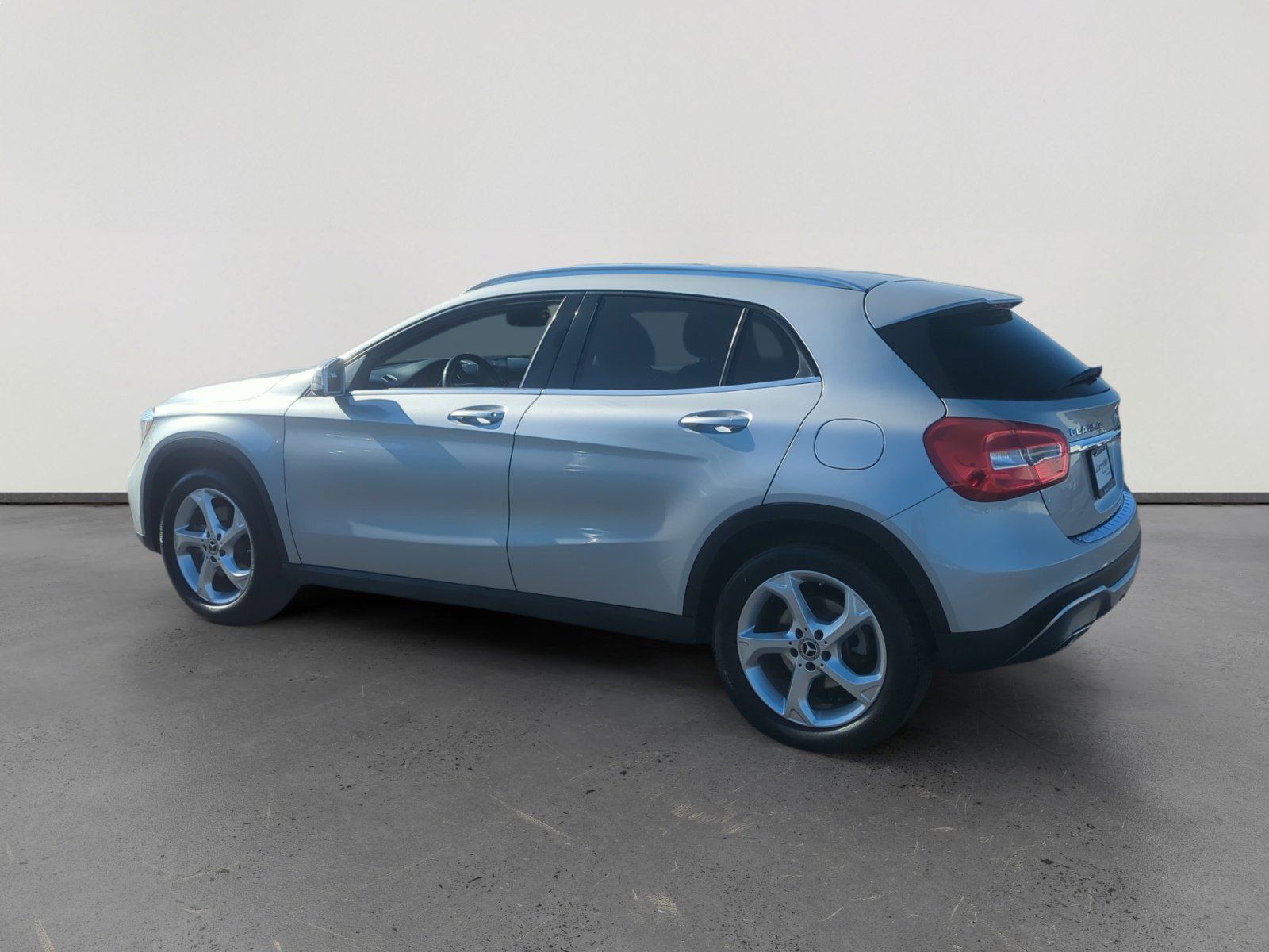 Used 2018 Mercedes-Benz GLA 250 w/ Convenience Package image 3