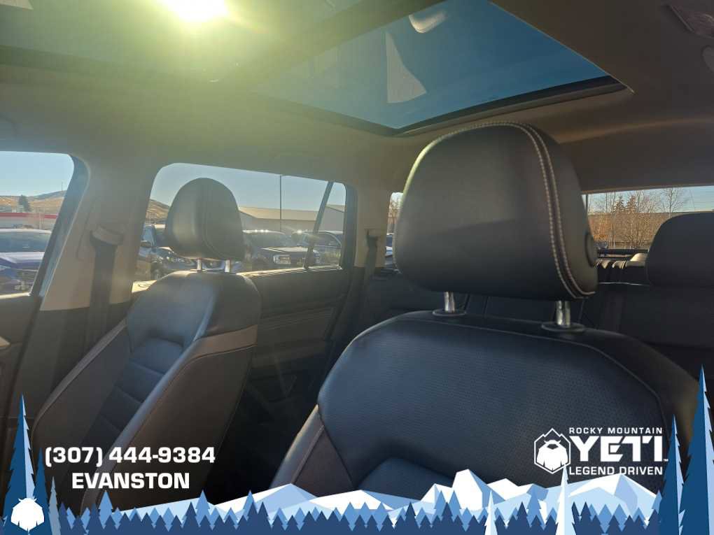Used 2022 Volkswagen Atlas SEL Premium image 10