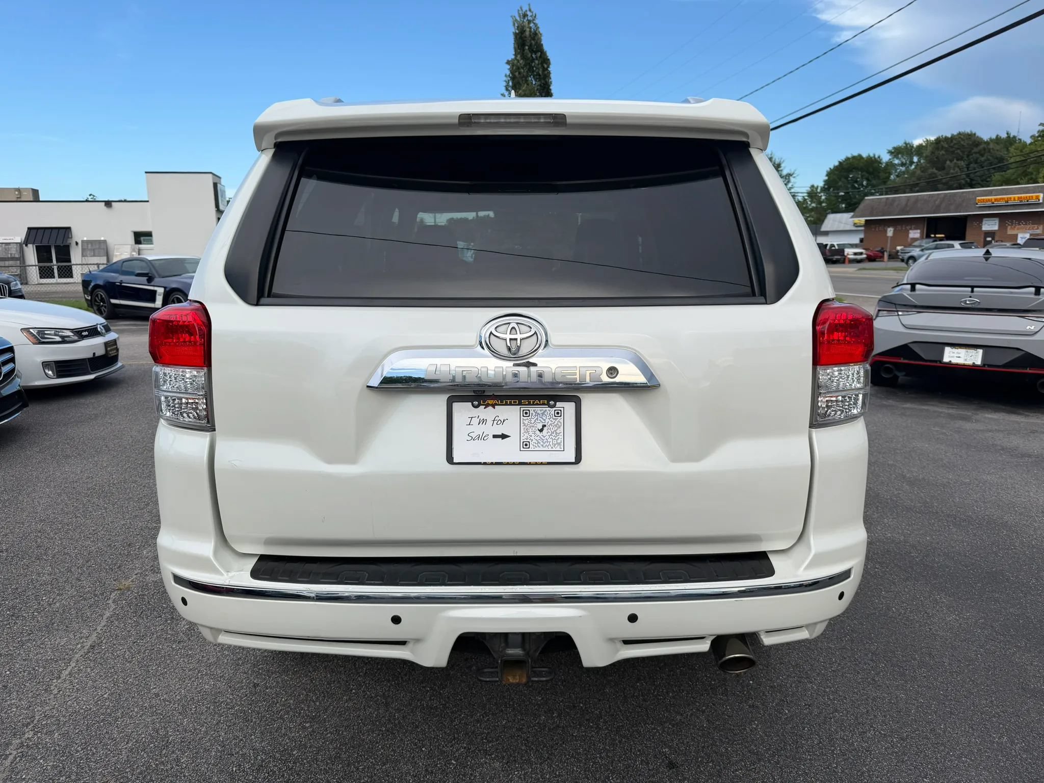 Used 2010 Toyota 4Runner SR5 AWD/4WD image 4