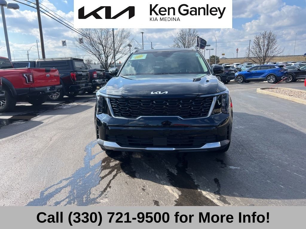 Certified 2025 Kia Sorento S w/ Panoramic Sunroof Package image 4