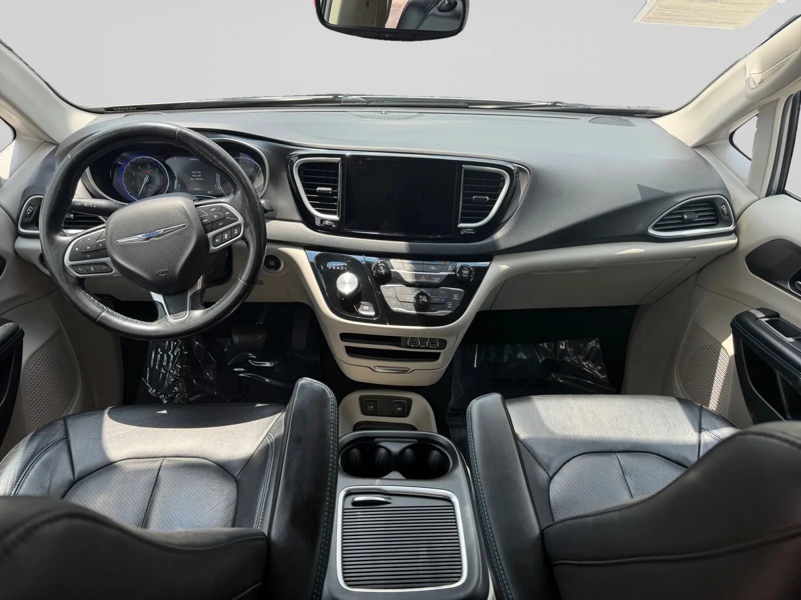 Used 2021 Chrysler Pacifica Touring-L FWD image 15
