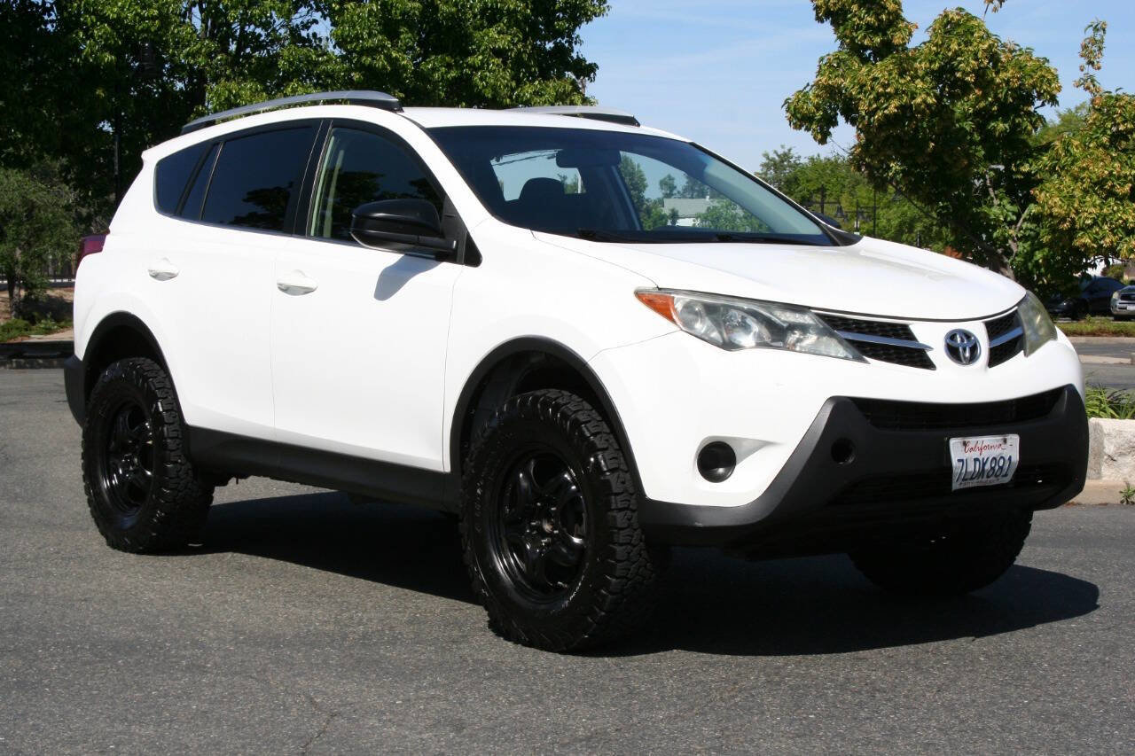 Used 2014 Toyota RAV4 LE AWD/4WD image 1