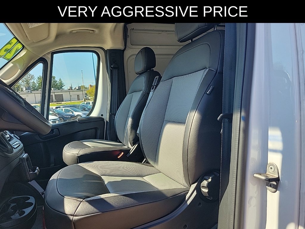 Used 2025 RAM ProMaster 2500 w/ Convenience Group FWD image 14