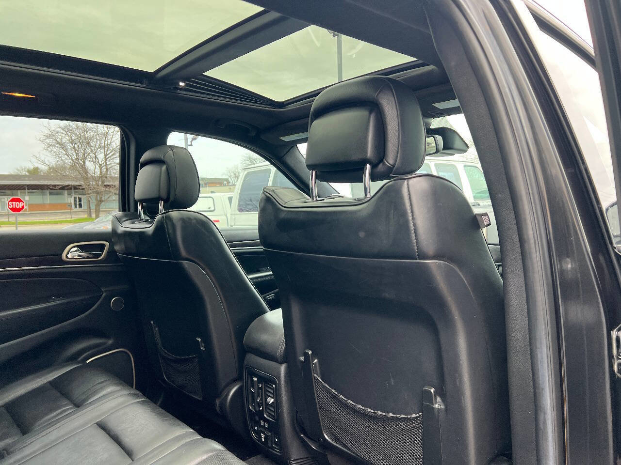 Used 2014 Jeep Grand Cherokee Summit image 26