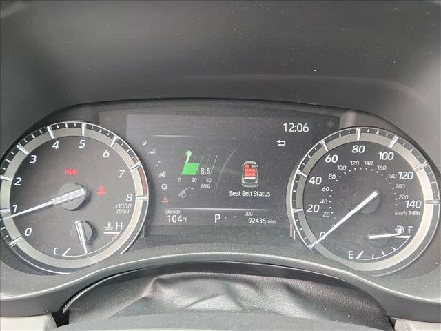Used 2020 Toyota Highlander XLE AWD/4WD image 11