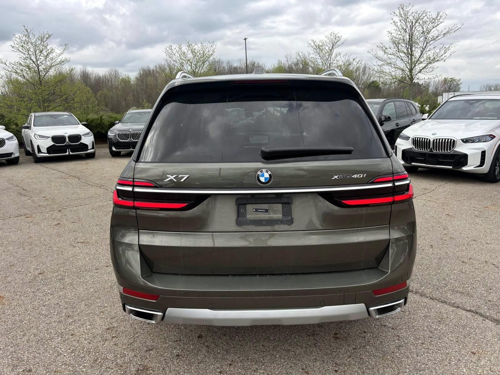 Used 2026 BMW X7 xDrive40i w/ Premium Package AWD/4WD image 6