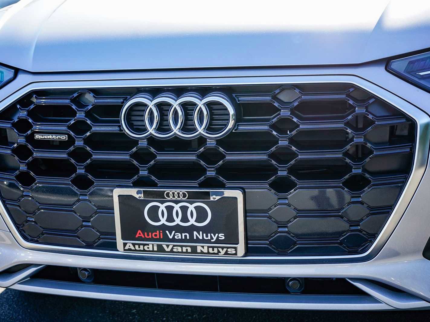 Used 2023 Audi Q5 2.0T Premium w/ Convenience Package image 8