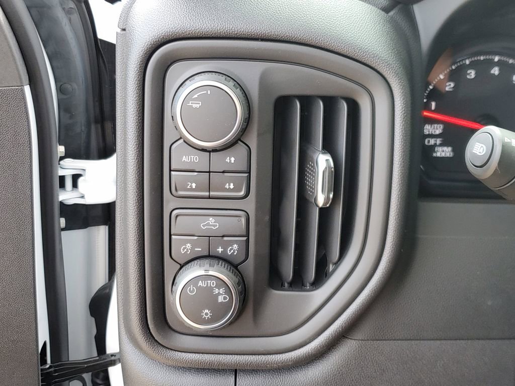 New 2026 Chevrolet Silverado 1500 Custom Trail Boss w/ LPO, Dark Essentials Package AWD/4WD image 20