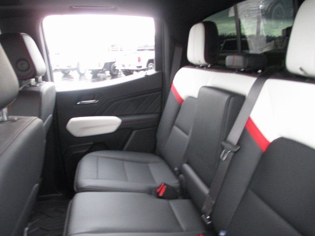 Used 2024 GMC Canyon AT4X image 22