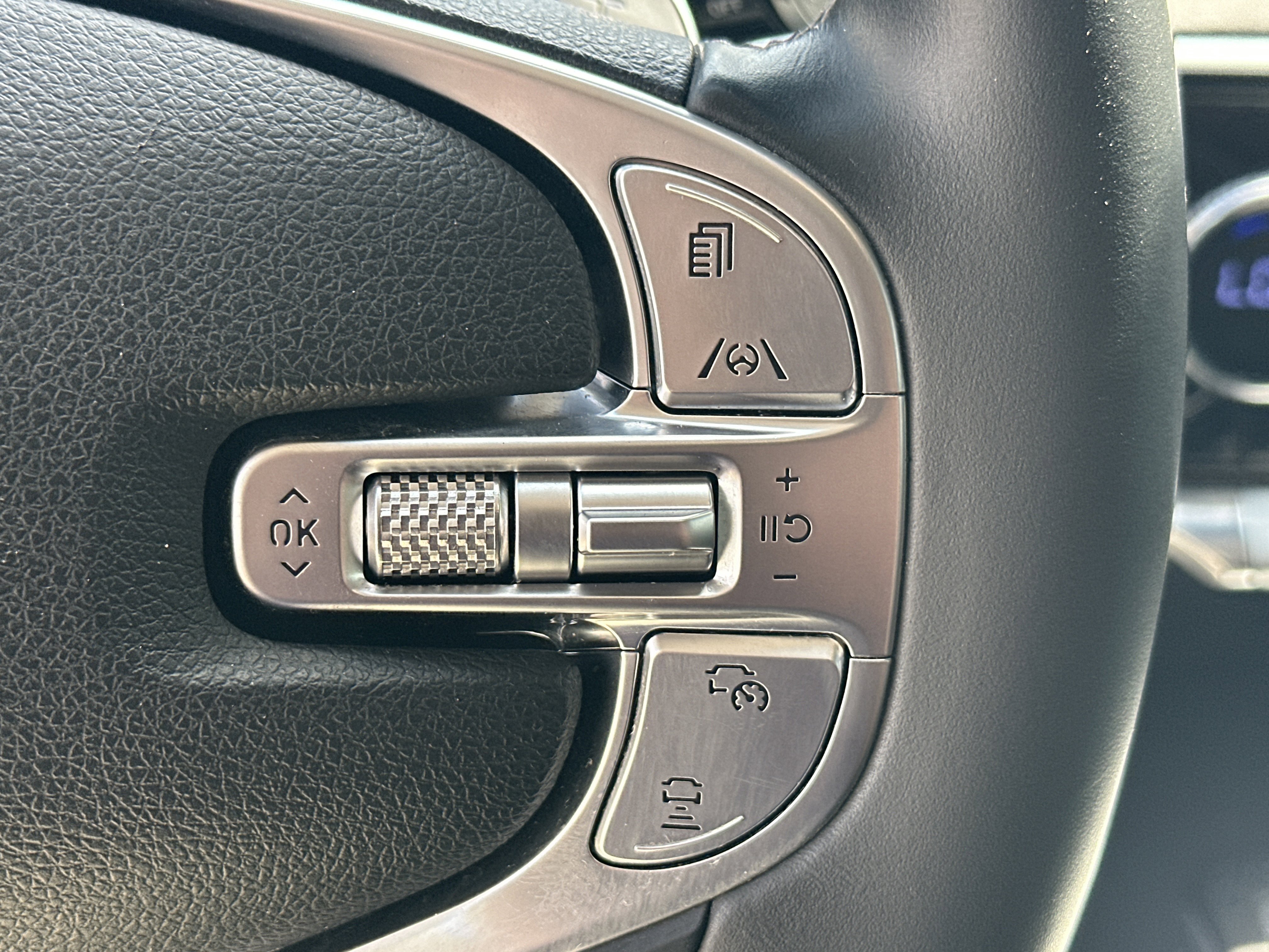 Certified 2023 Genesis GV70 2.5T w/ Select Package image 20