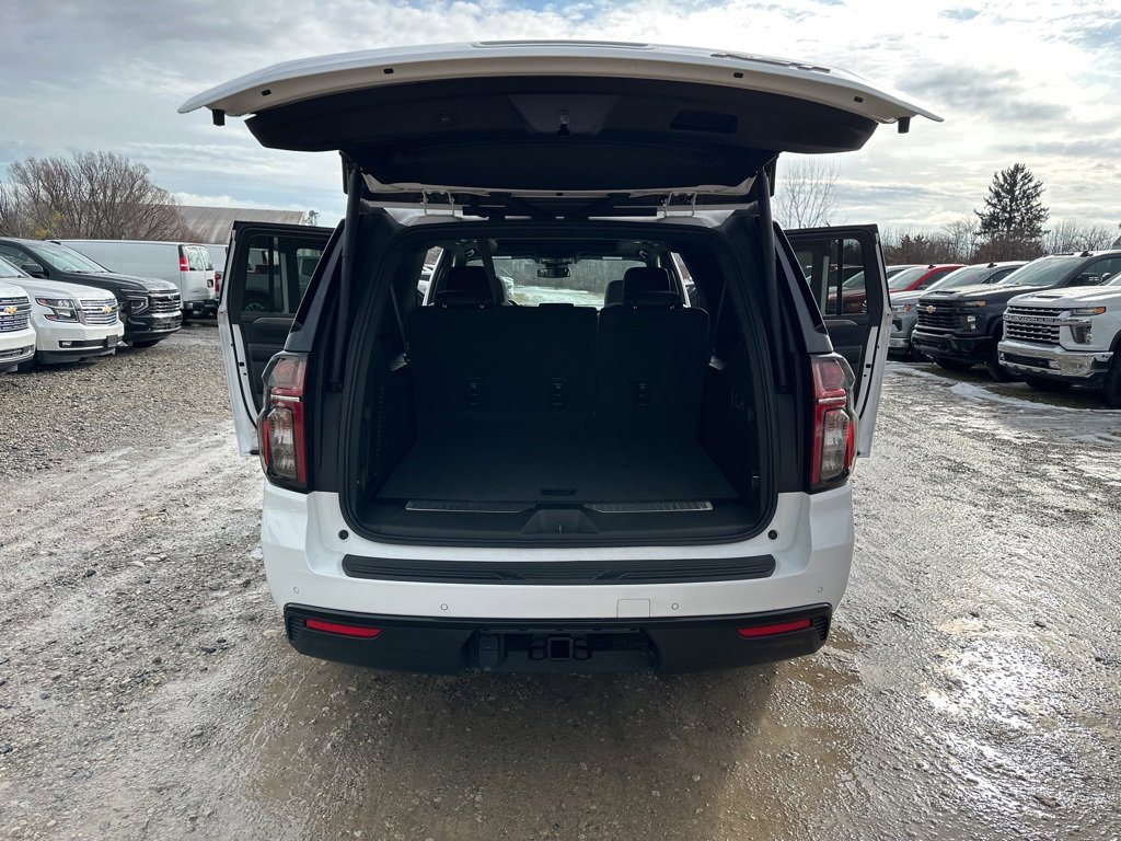 Used 2023 Chevrolet Suburban RST w/ Luxury Package image 34