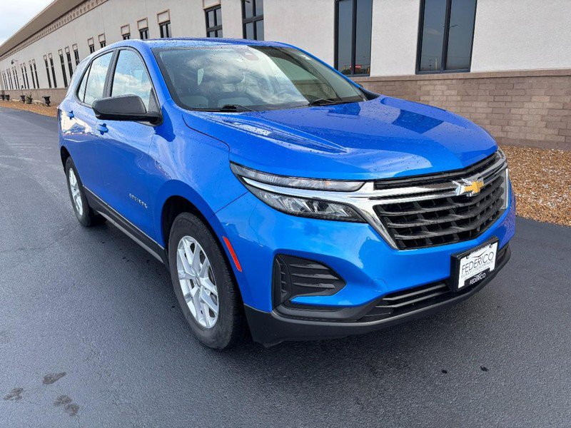 Used 2024 Chevrolet Equinox LS FWD image 2