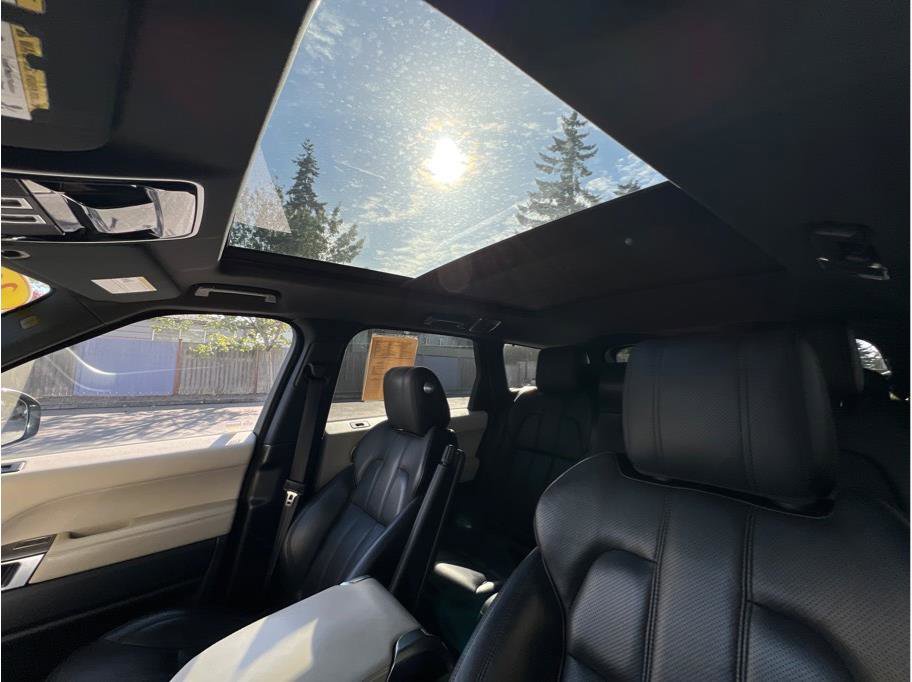 Used 2015 Land Rover Range Rover Sport HSE AWD/4WD image 14
