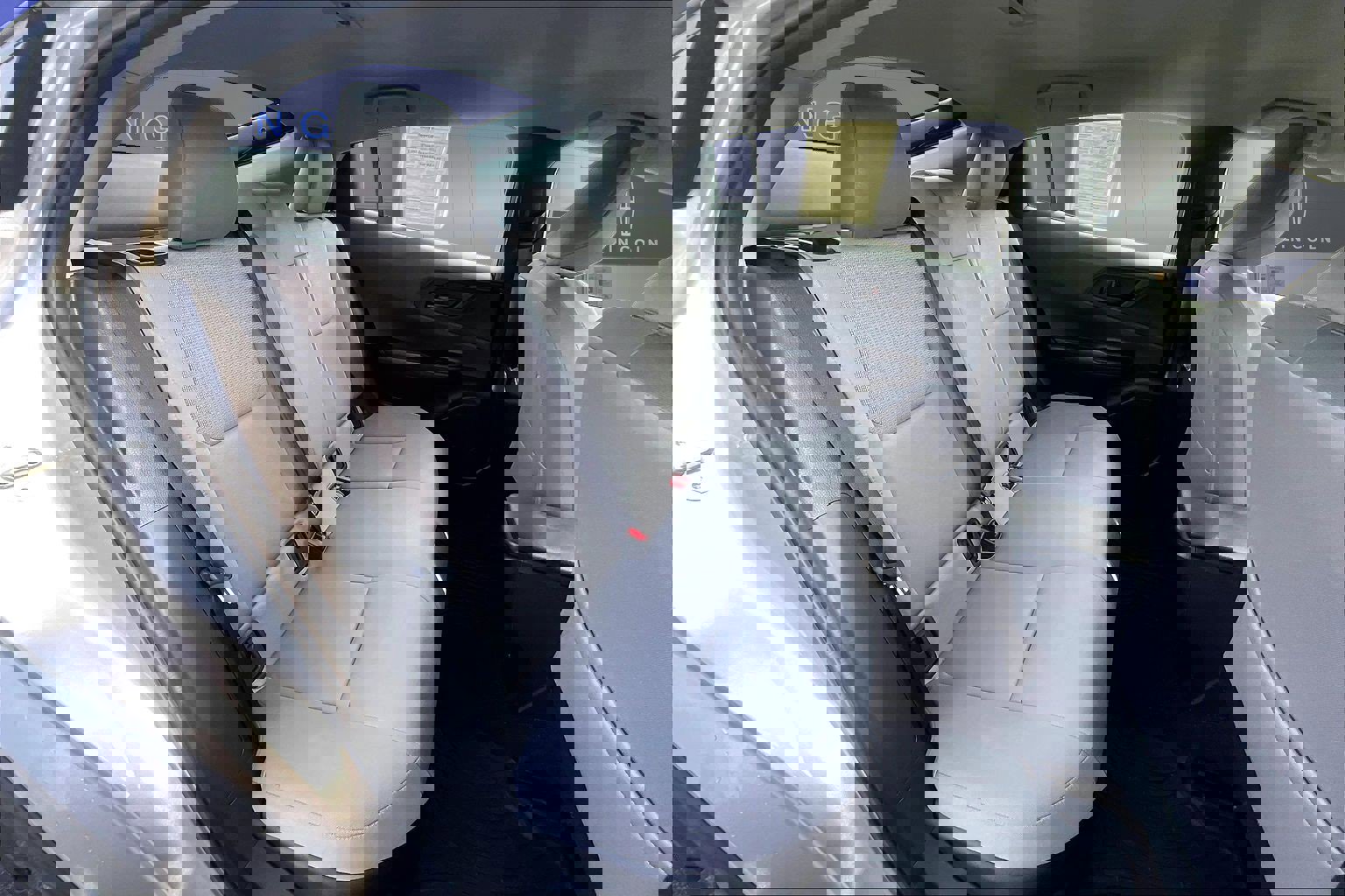 Used 2024 Toyota Prius LE AWD/4WD image 25