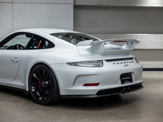 Used 2015 Porsche 911 GT3 w/ Carbon Interior Package image 25