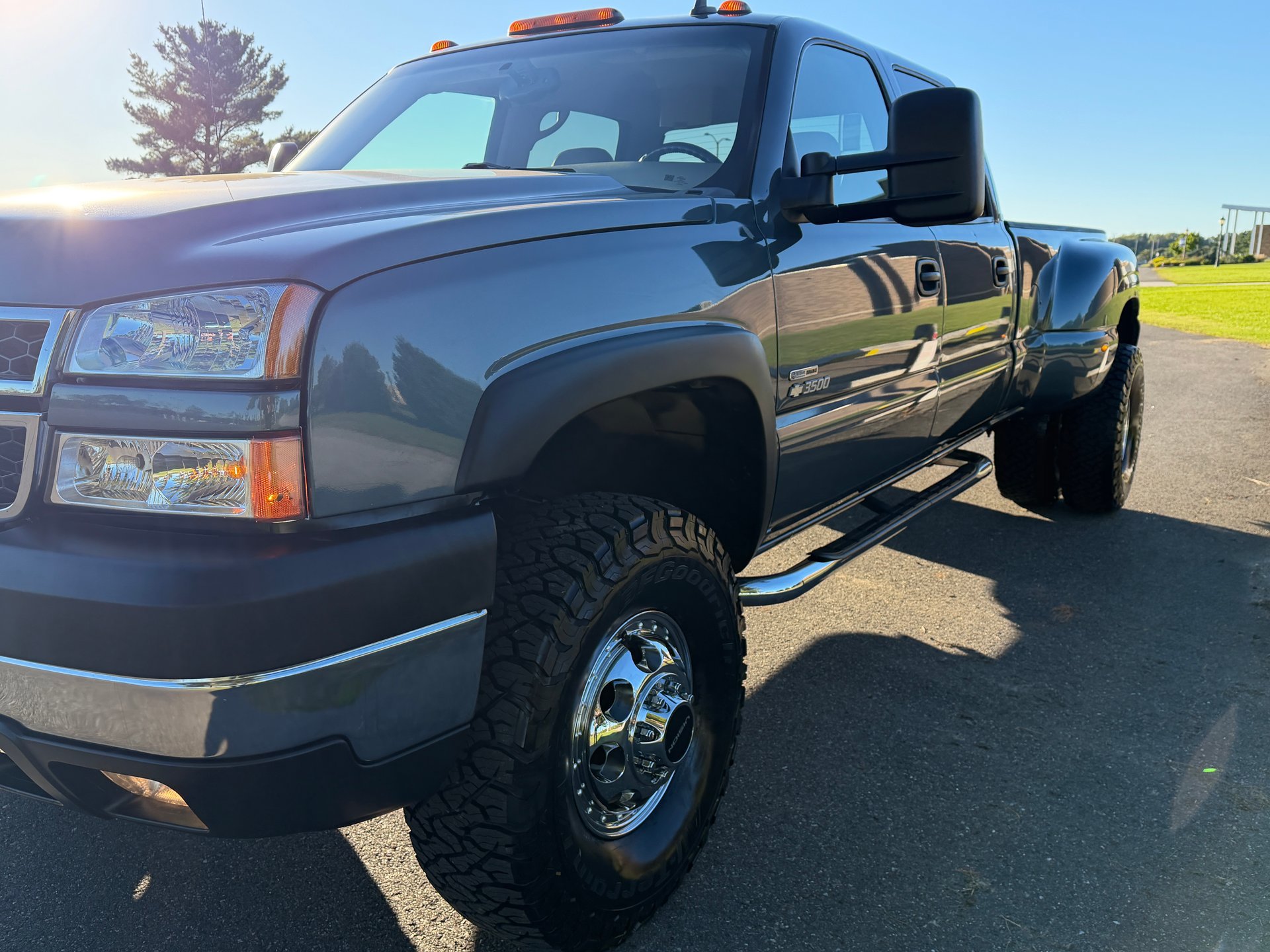 Used 2006 Chevrolet Silverado 3500 LT w/ Heavy-Duty Power Package AWD/4WD image 11