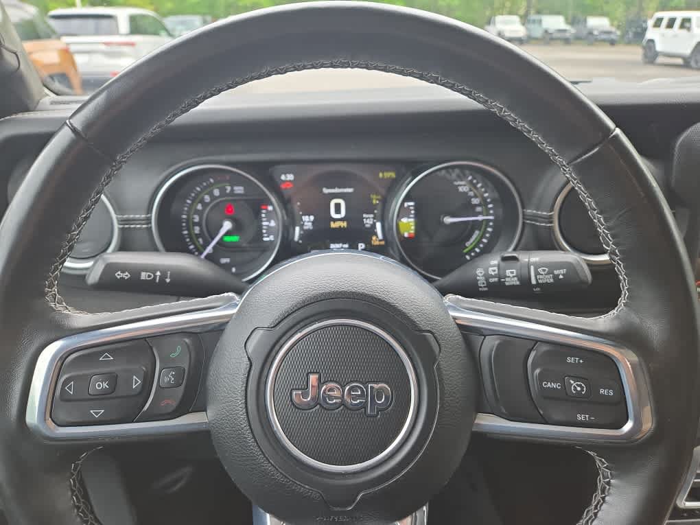 Used 2023 Jeep Wrangler Unlimited Sahara w/ Cold Weather Group AWD/4WD image 19