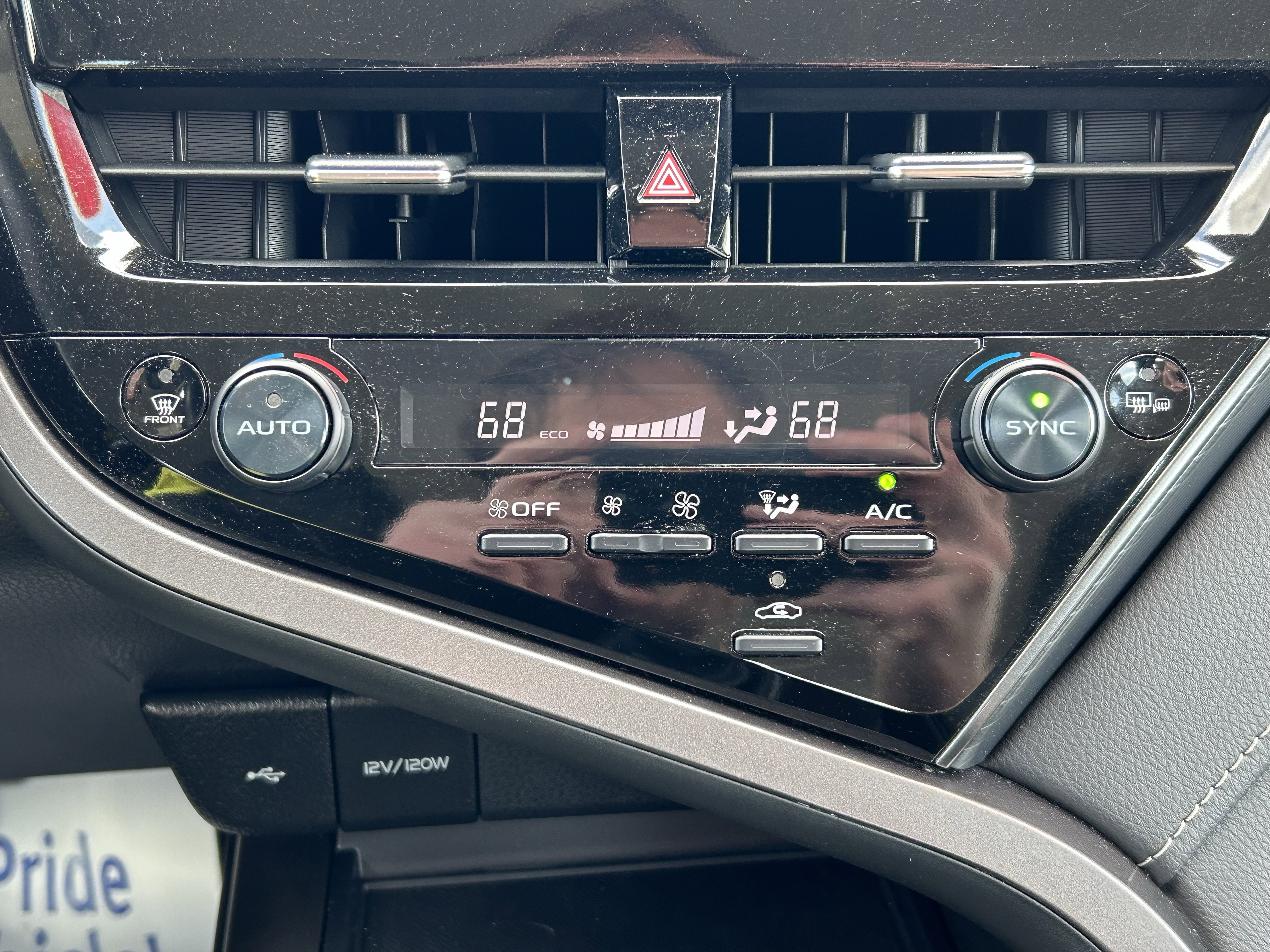 Used 2024 Toyota Camry SE FWD image 27