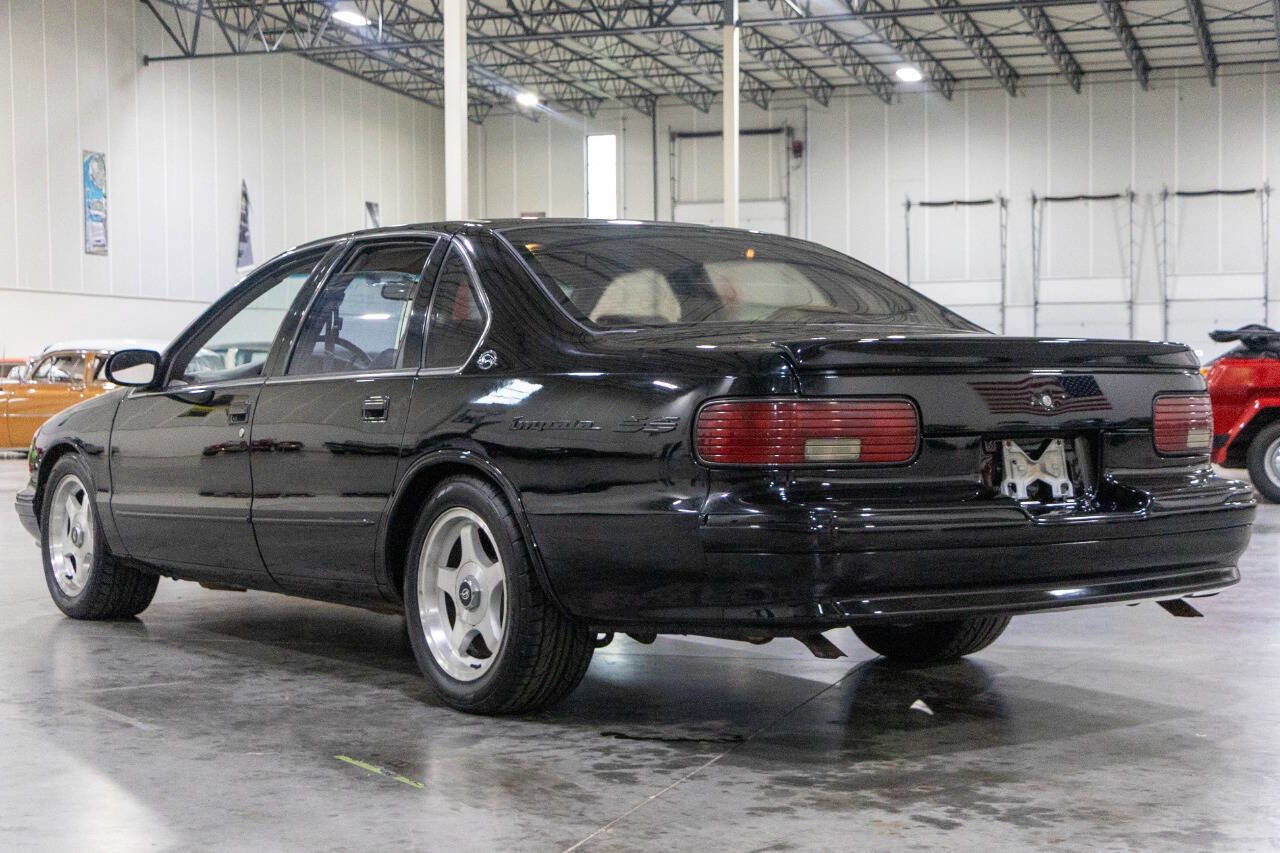 Used 1995 Chevrolet Impala SS RWD image 5