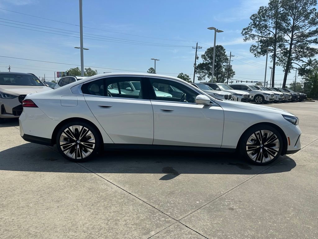 Certified 2024 BMW 530i w/ Convenience Package image 6