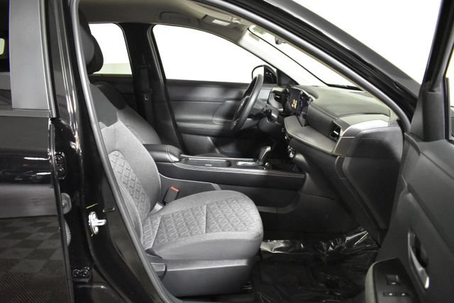 Certified 2025 Nissan Kicks SV AWD/4WD image 31