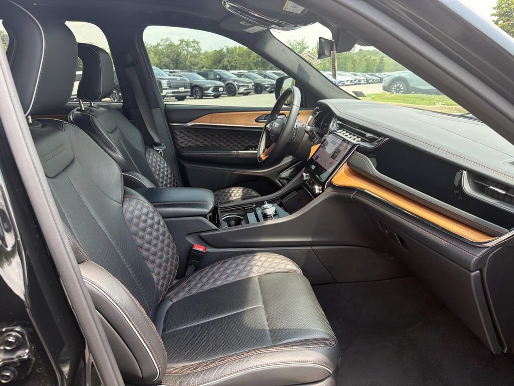 Used 2023 Jeep Grand Cherokee L Summit AWD/4WD image 28