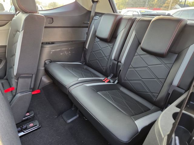 Used 2025 Volkswagen Atlas Peak Edition SE AWD/4WD image 23