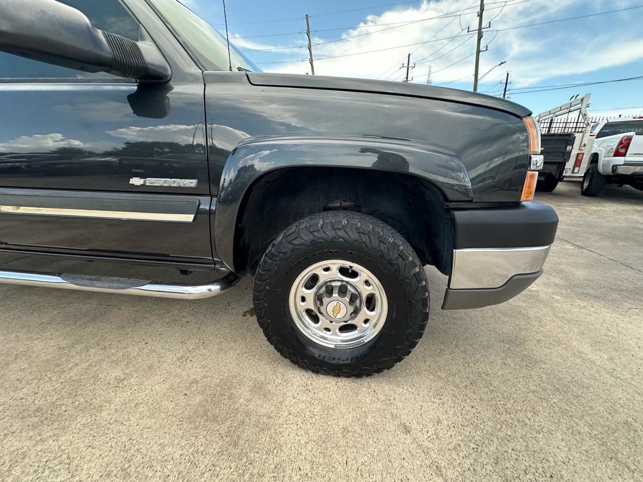 Used 2004 Chevrolet Silverado 2500 LT w/ Skid Plate Package AWD/4WD image 17