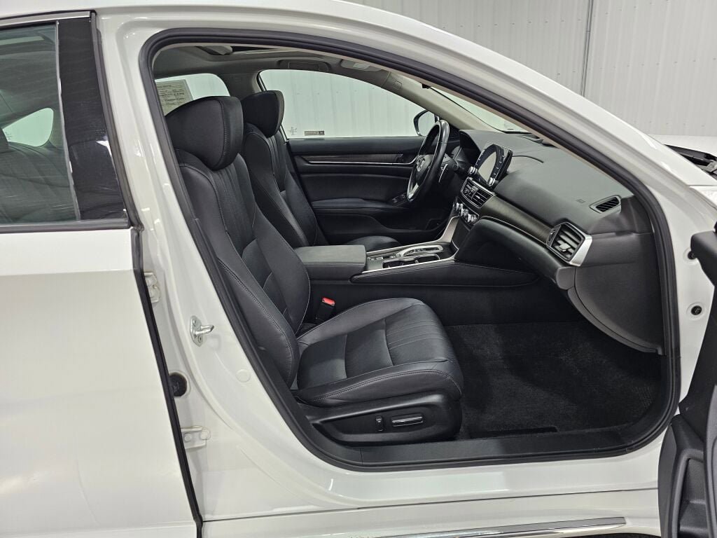 Certified 2021 Honda Accord Touring image 17