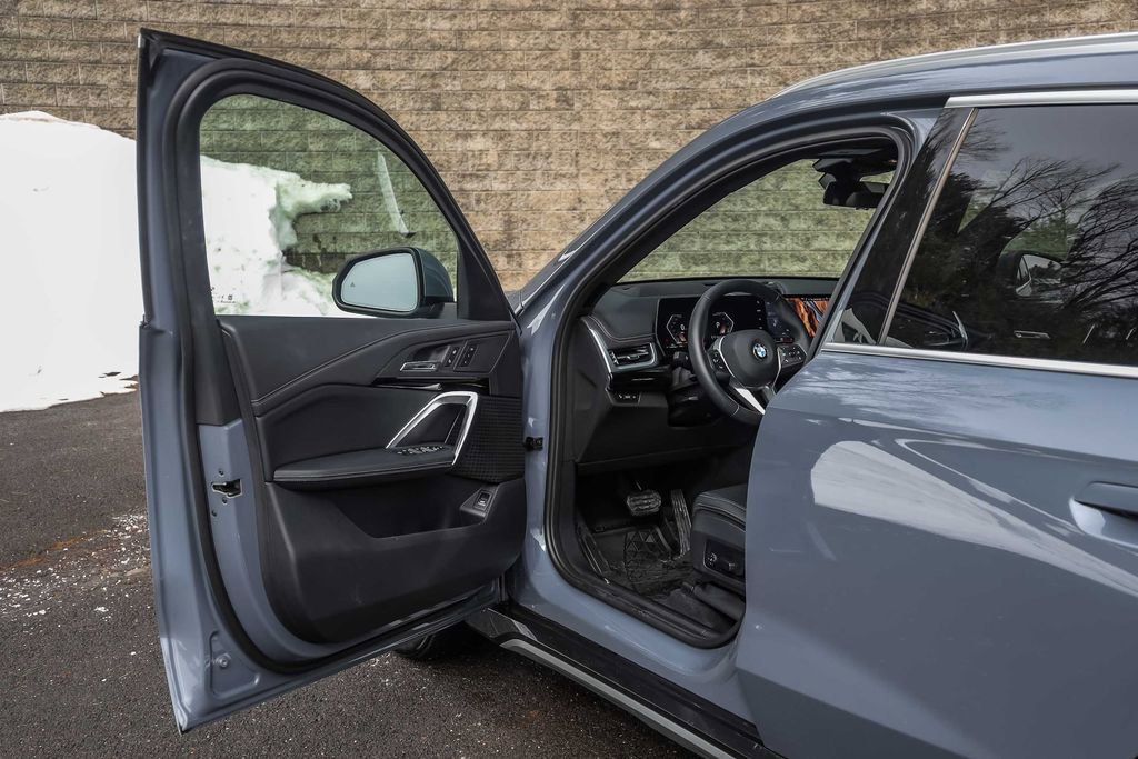 Used 2025 BMW X1 xDrive28i w/ Technology Package image 22