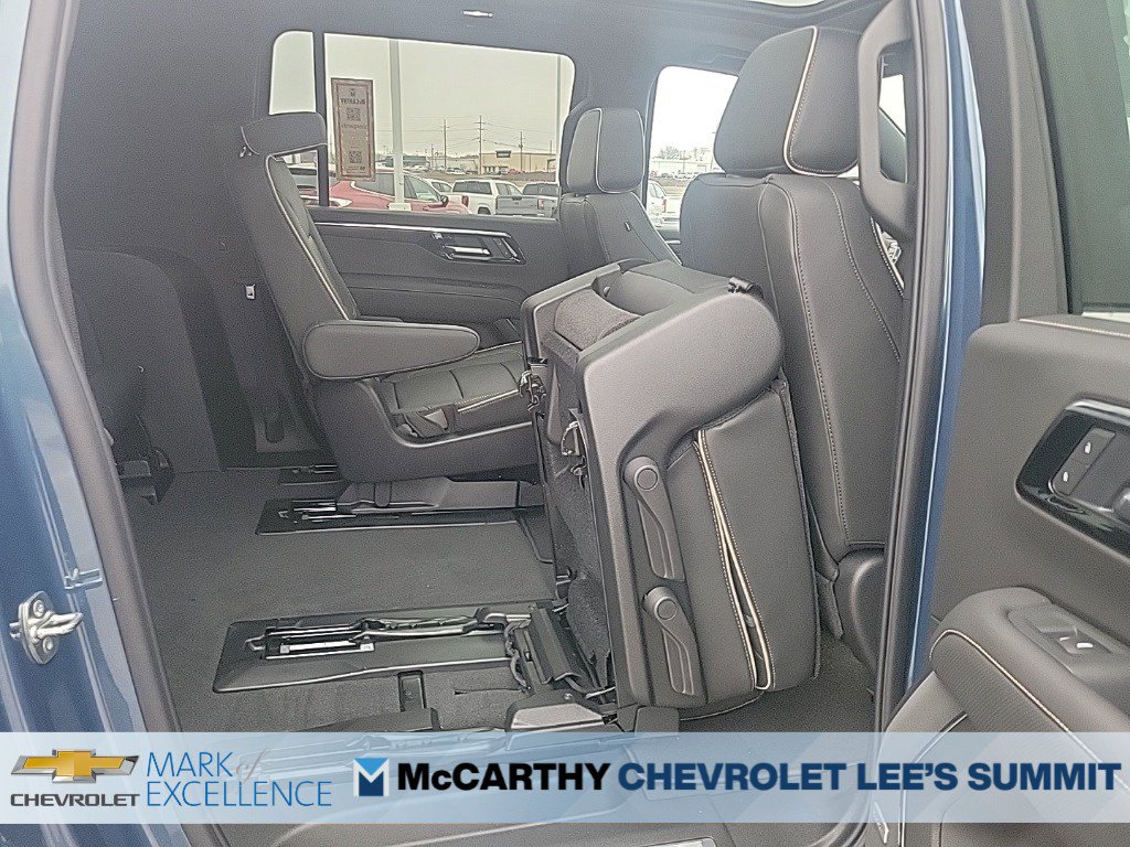 New 2026 Chevrolet Suburban Premier AWD/4WD image 14