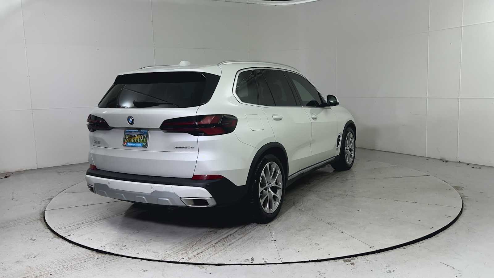 Used 2024 BMW X5 xDrive50e w/ Premium Package image 2