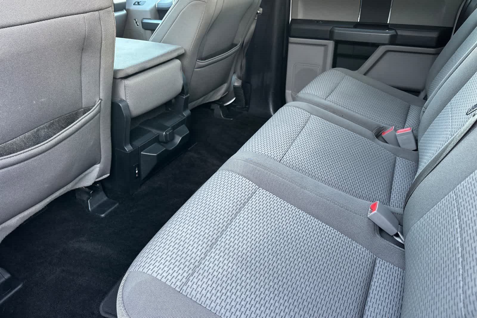 Used 2018 Ford F150 XLT image 4