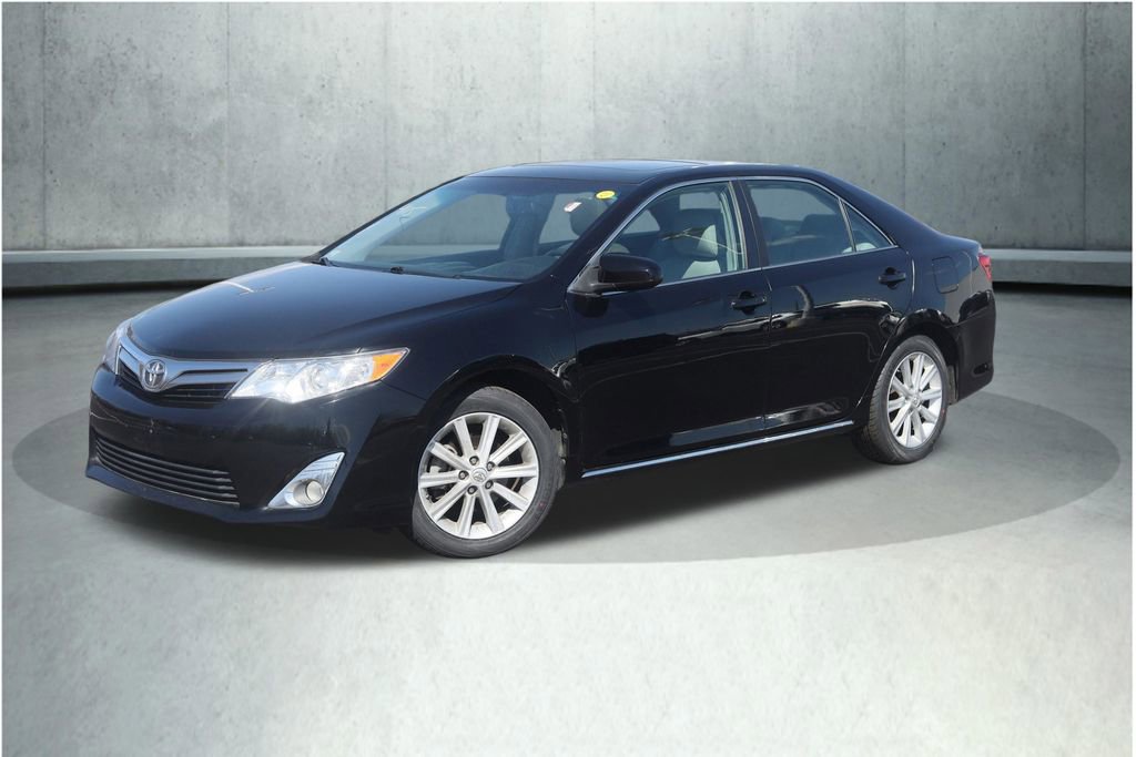 Used 2014 Toyota Camry XLE w/ Leather Package FWD image 28