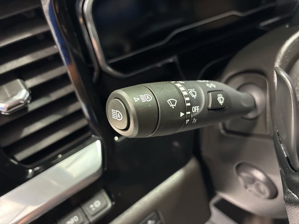 Used 2025 Chevrolet Silverado 1500 High Country w/ Technology Package image 26