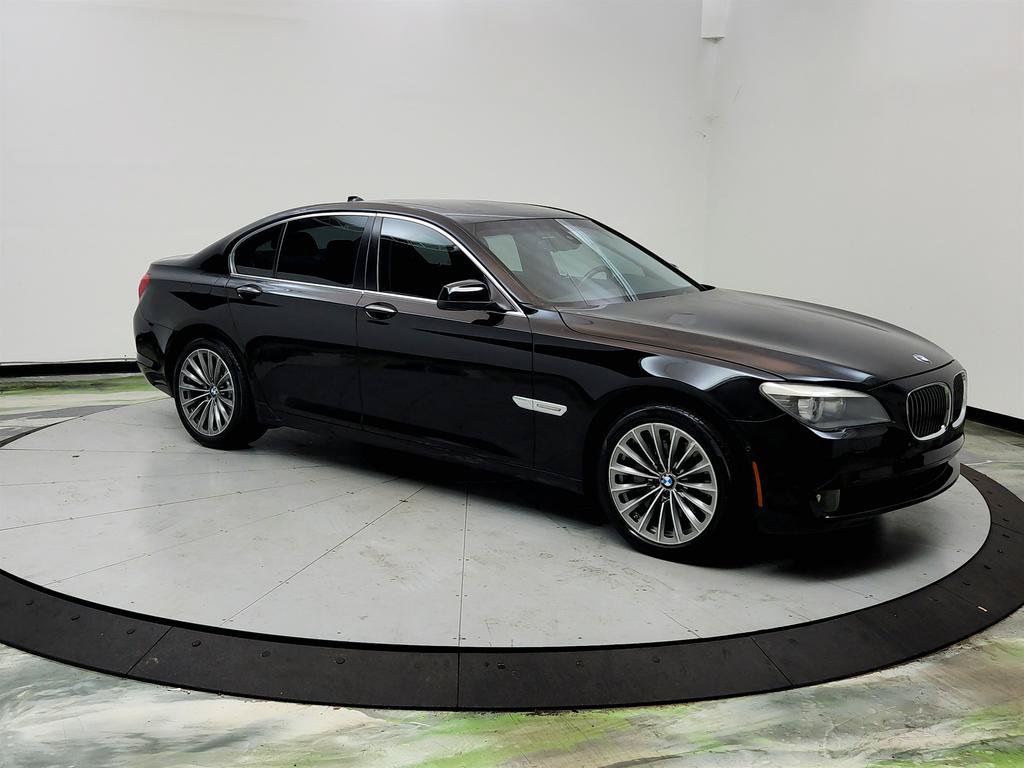 Used 2012 BMW 740i RWD image 3