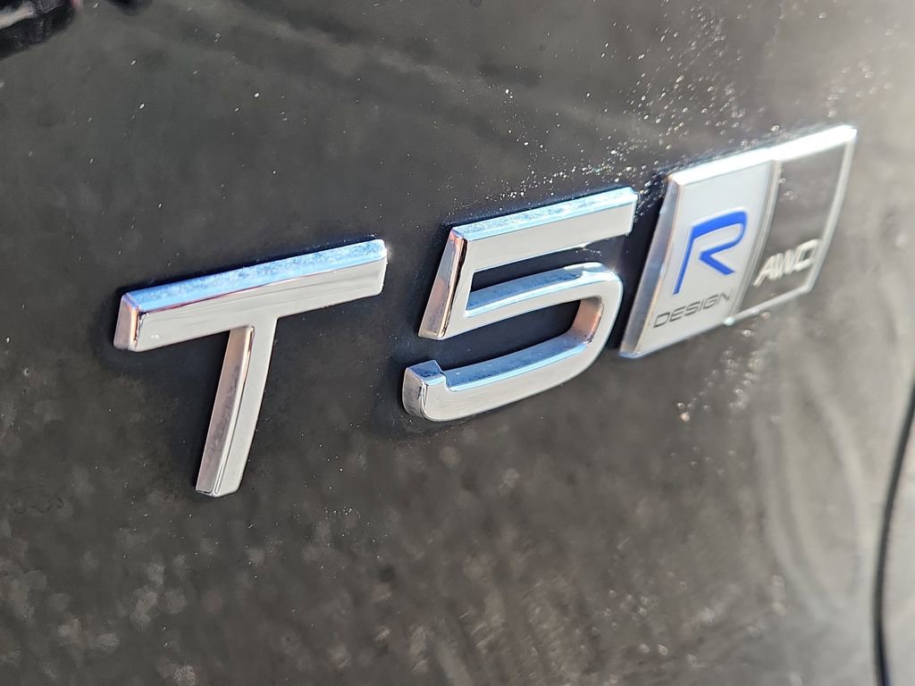 Used 2020 Volvo XC40 T5 R-Design w/ Protection Package Premier image 5