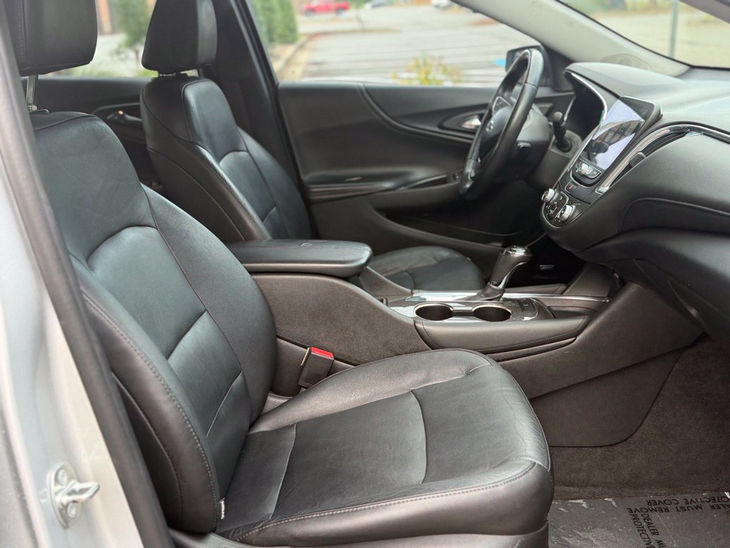 Used 2016 Chevrolet Malibu LT w/ Leather Package FWD image 15