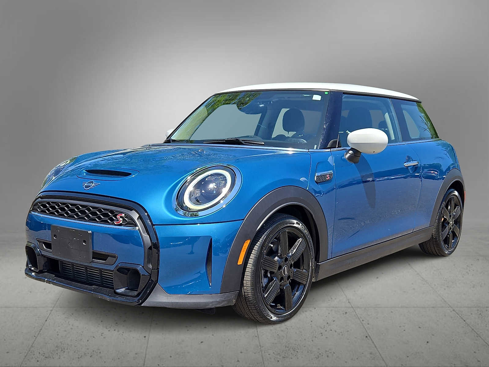 Used 2023 MINI Cooper S FWD image 1