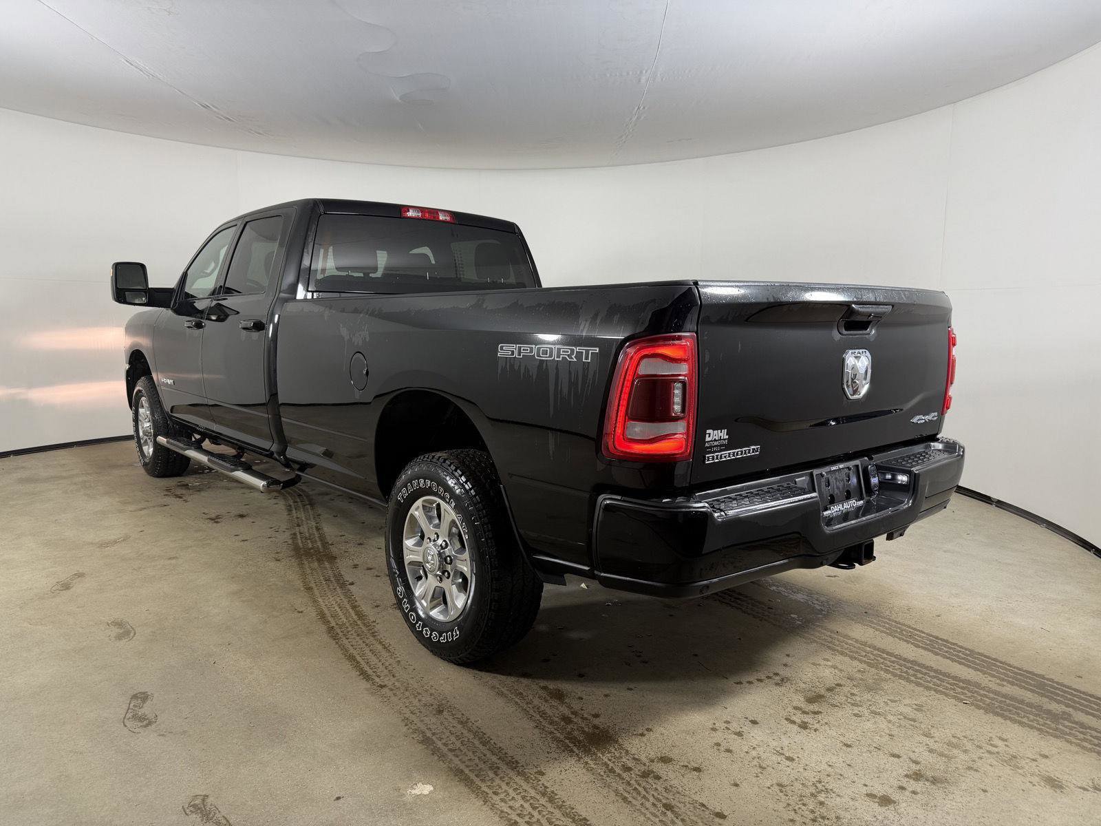 Used 2024 RAM 3500 Big Horn w/ Sport Appearance Package AWD/4WD image 10