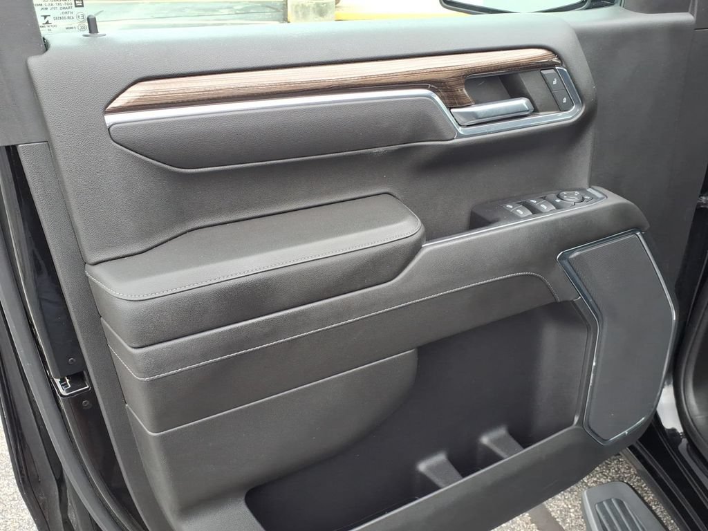 Used 2022 Chevrolet Silverado 1500 LT AWD/4WD image 13