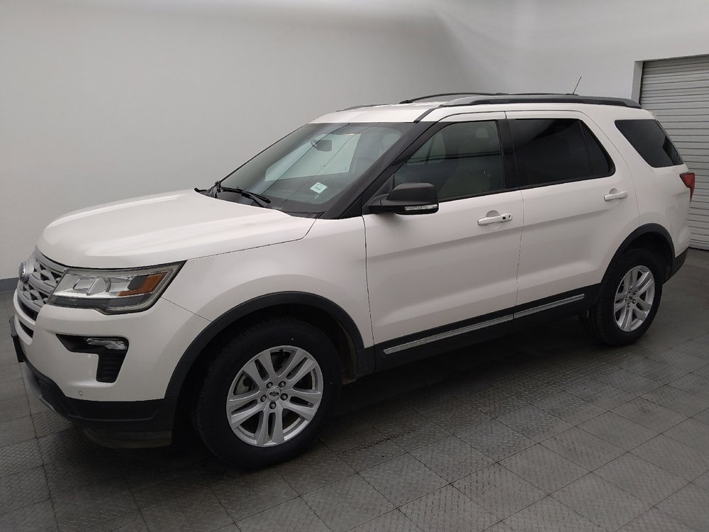Used 2019 Ford Explorer XLT w/ Equipment Group 202A AWD/4WD image 2