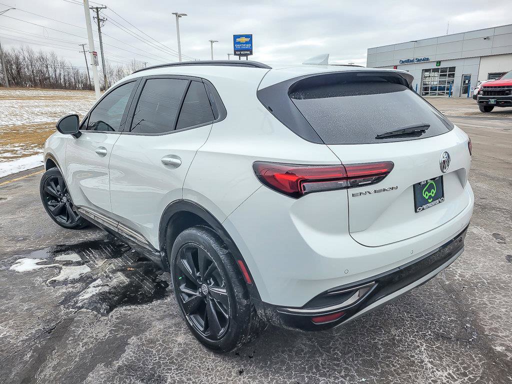 Certified 2022 Buick Envision Essence w/ Sport Touring Package image 9
