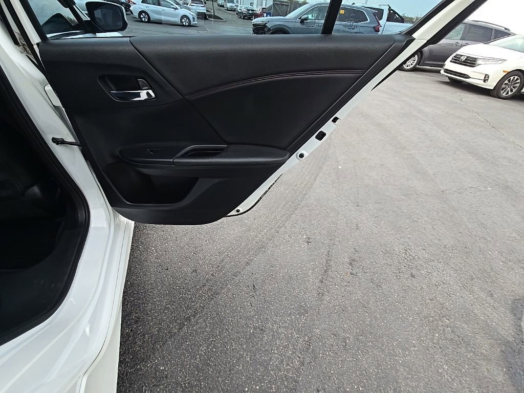Used 2017 Honda Accord Sport Special Edition image 29