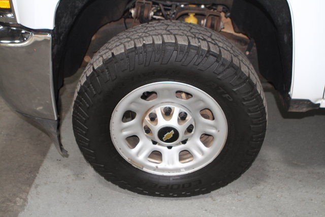Used 2018 Chevrolet Silverado 3500 W/T AWD/4WD image 12