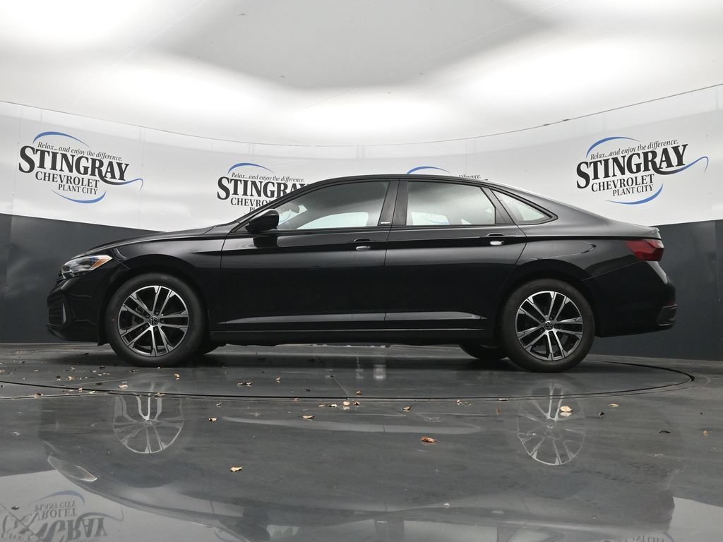 Used 2023 Volkswagen Jetta Sport FWD image 29