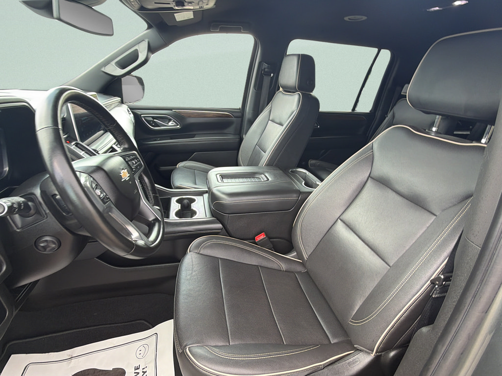 Used 2023 Chevrolet Suburban Premier RWD image 17