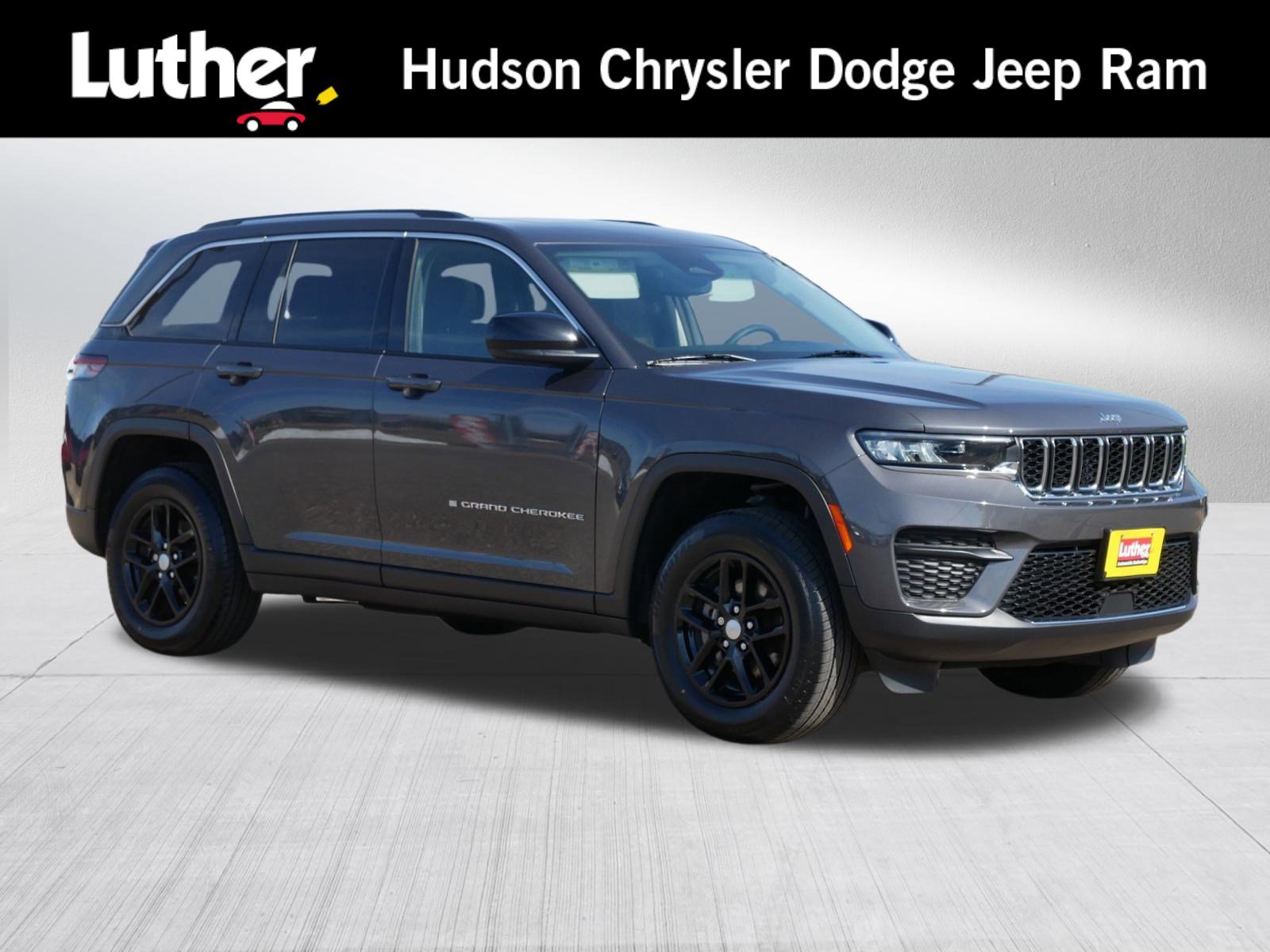 Used 2023 Jeep Grand Cherokee Laredo w/ Luxury Tech Group I image 1